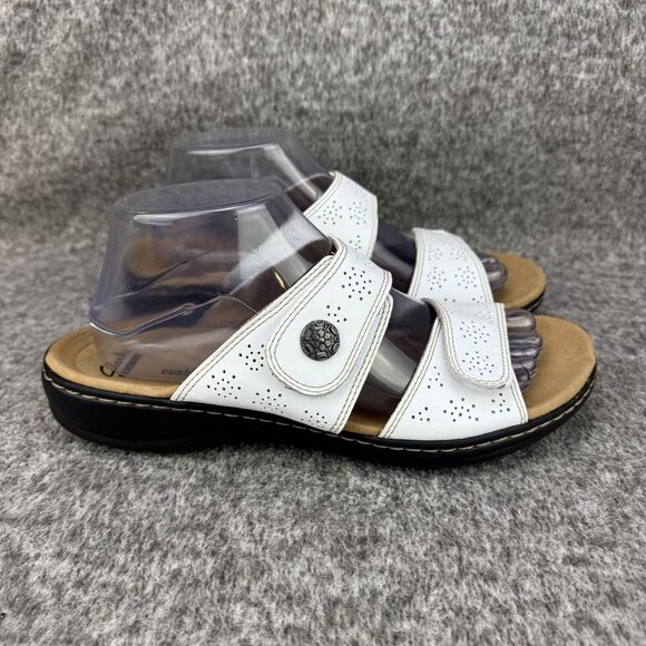 ✅Womens 9M Clarks White Leather Sandals Adjustable Straps Cushion Casual Comfort - Picture 1 of 13